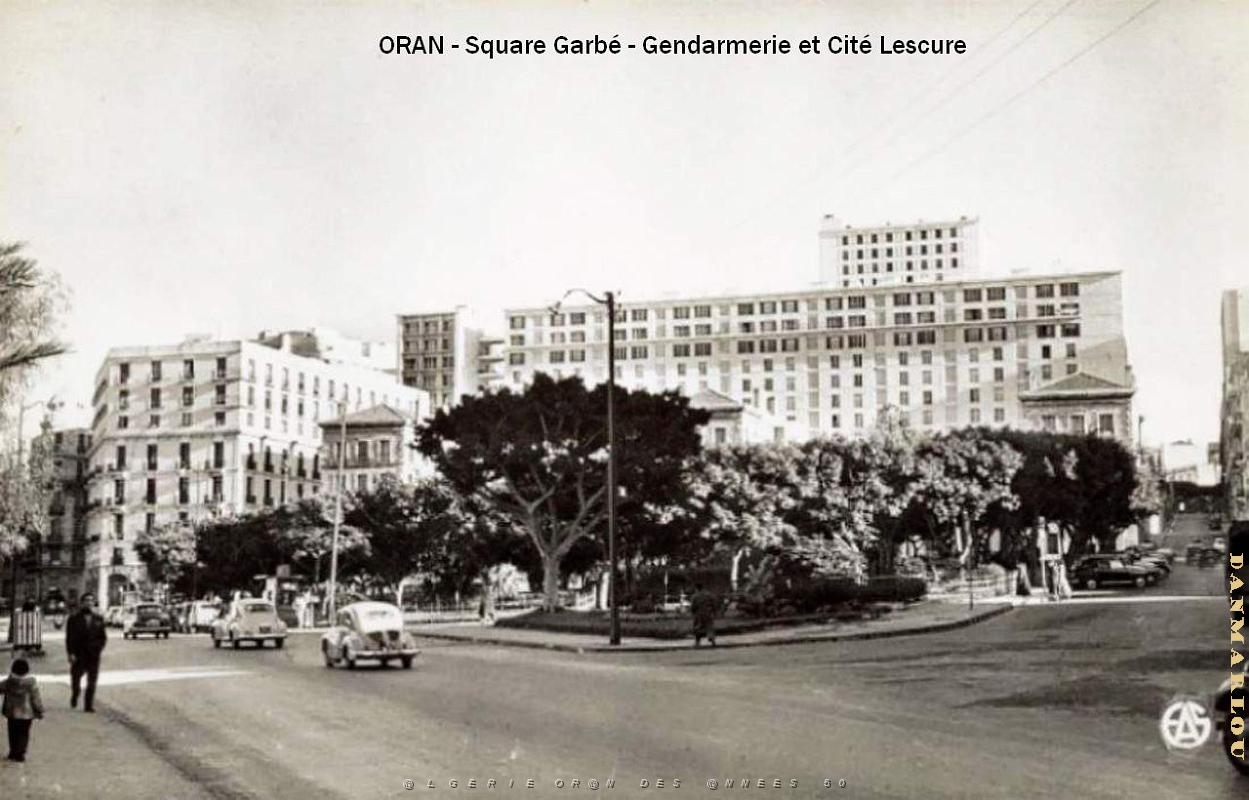 CA f- 009- Square Garbe.jpg